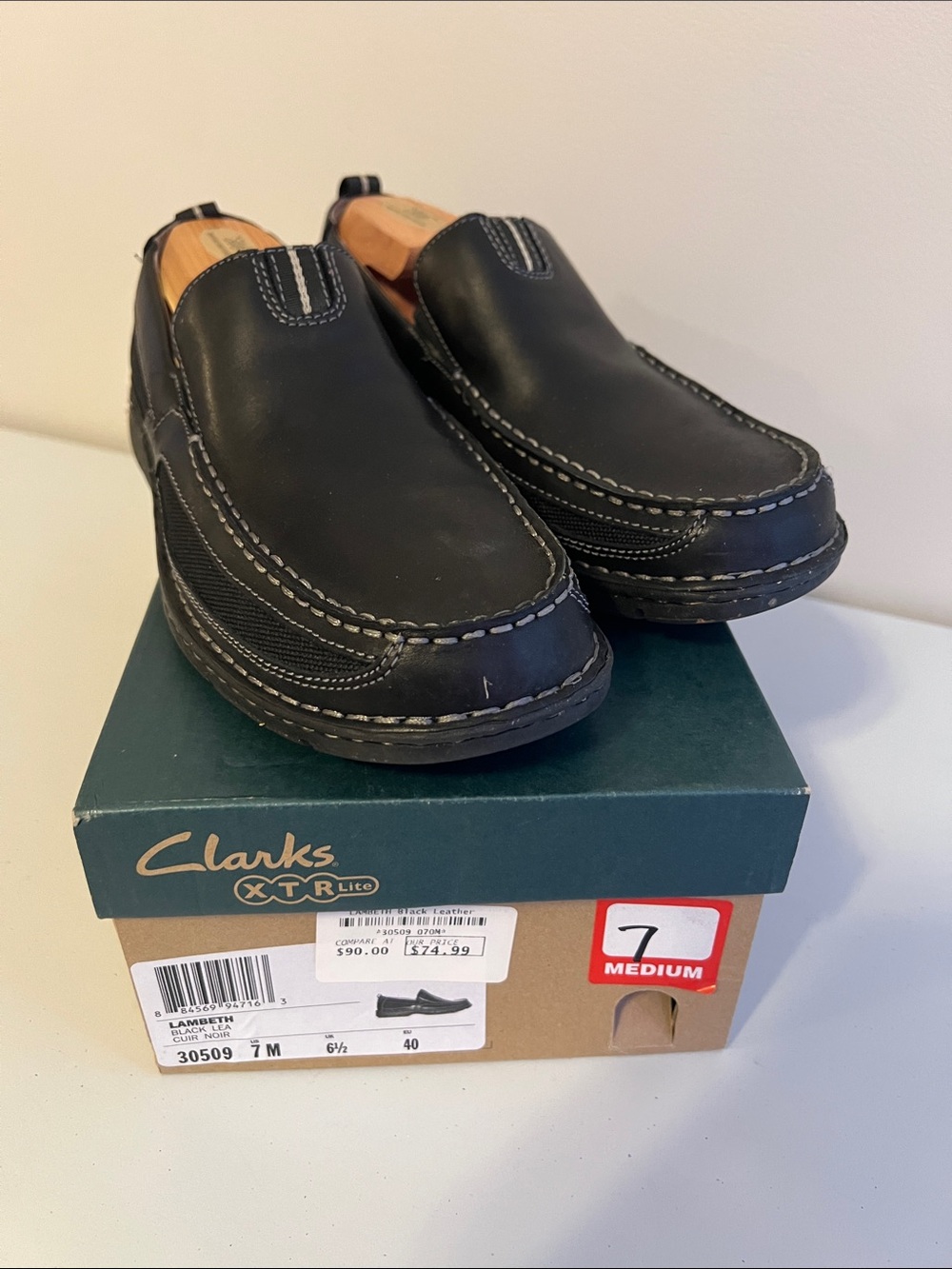 Clarks Men’s Black Leather Slip-On Casual Loafers